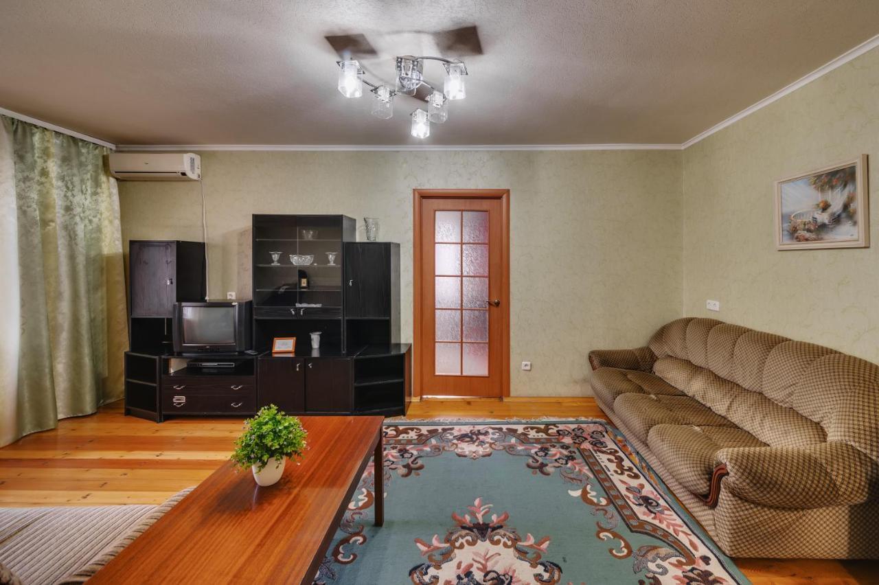 Apartment - Sobornyi Prospect 93 Zaporizhia Exteriör bild